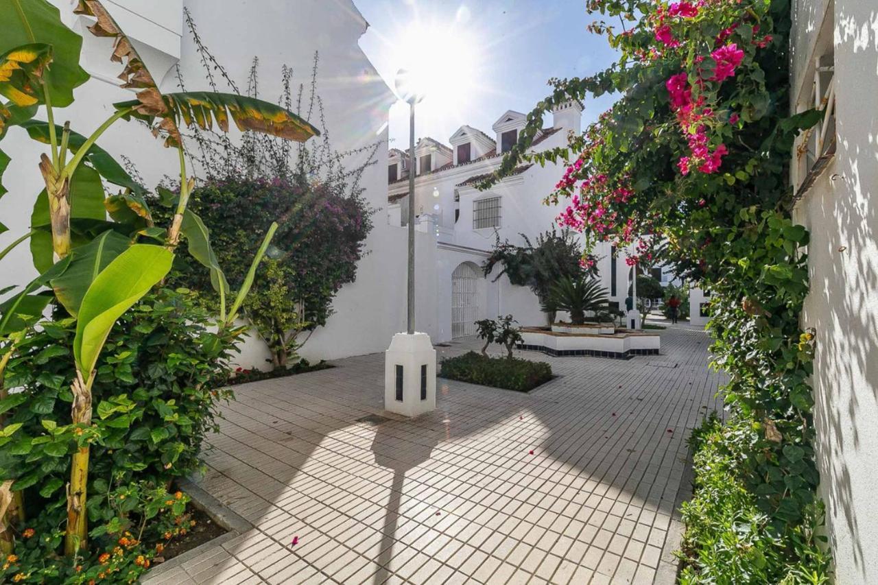 Sur Suites Castillo Fuengirola Buitenkant foto